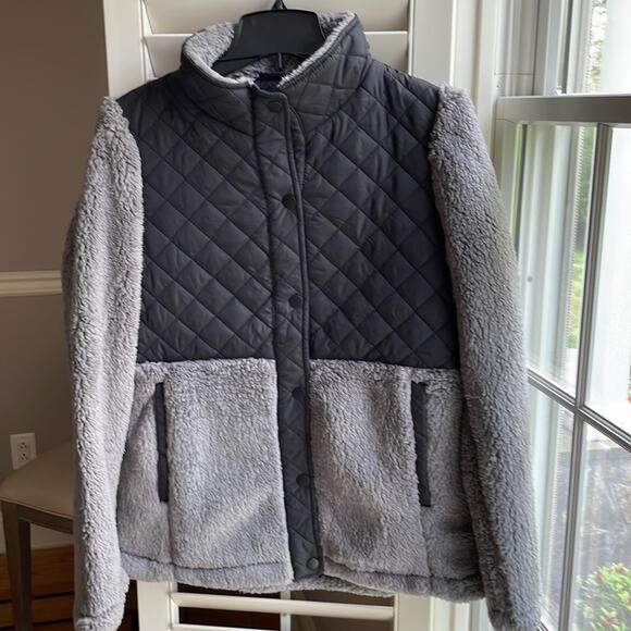 Steve Madden Women's Black Grey Quilted Fleece Snap-Up  Jacket  NWT Medium - Picture 4 of 10
